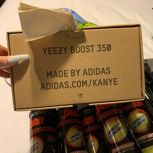 YEEZY BOOST 350 V2 BUTTER BOX US 7 - Picture 1 of 6